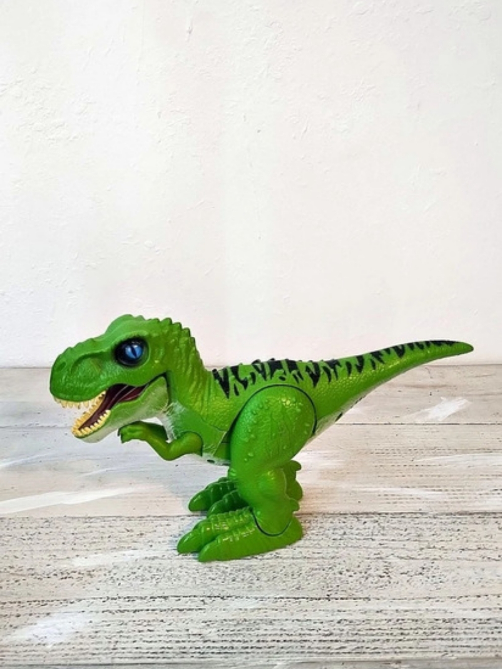 Zuru Robo Alive Walking & Growling  Green T-Rex Robotic Dinosaur